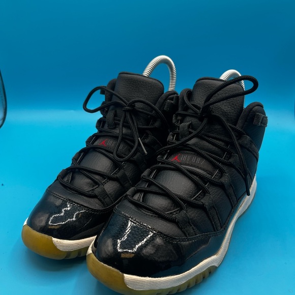 Jordan Retro 11s  72-10 - Picture 1 of 4